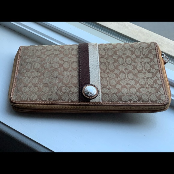 Coach Wallet - Picture 2 of 2